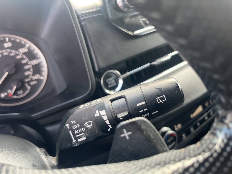 Mitsubishi Outlander Vehicle Image 12