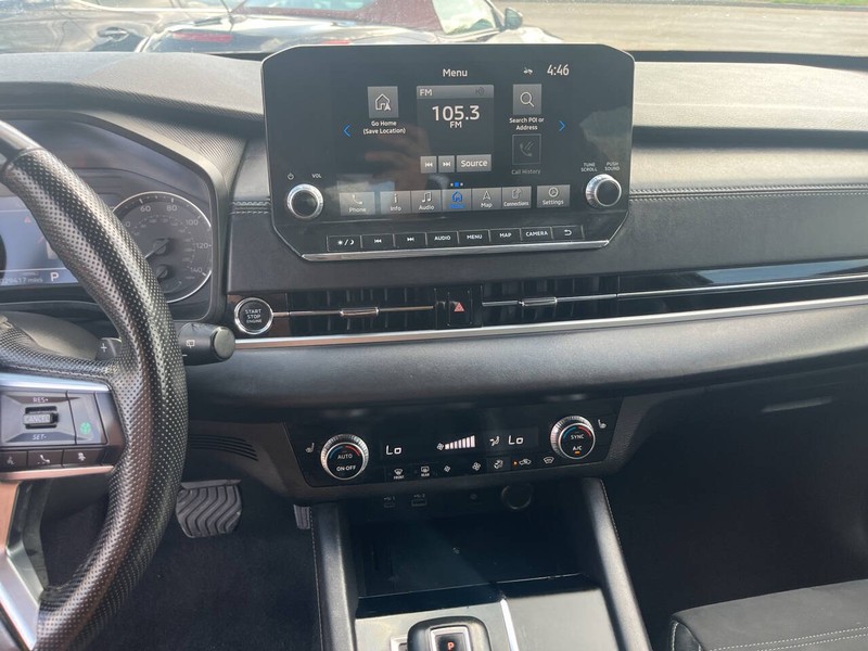 Mitsubishi Outlander Vehicle Image 15