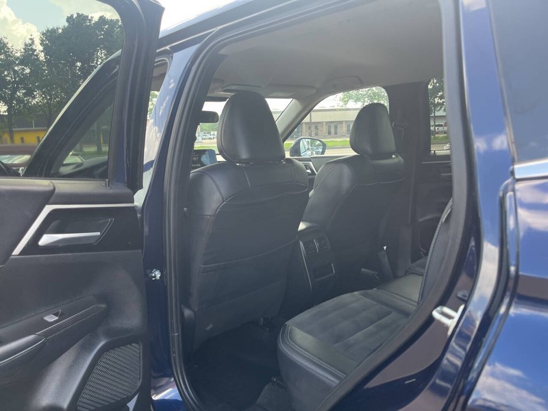 Mitsubishi Outlander Vehicle Image 19