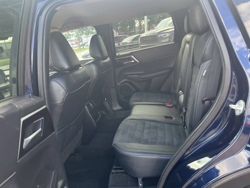 Mitsubishi Outlander Vehicle Image 20