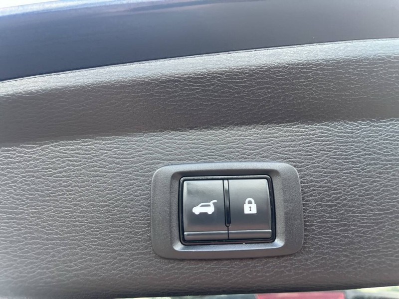 Mitsubishi Outlander Vehicle Image 23