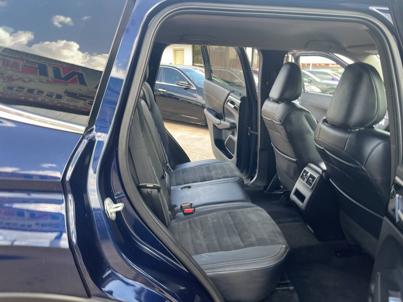 Mitsubishi Outlander Vehicle Image 26
