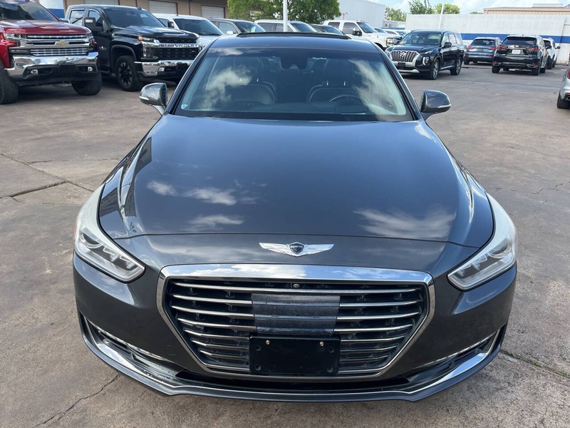 Genesis G90 Vehicle Image 03