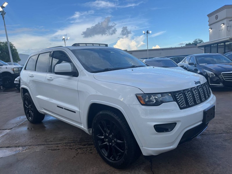 Jeep Grand Cherokee Vehicle Image 03