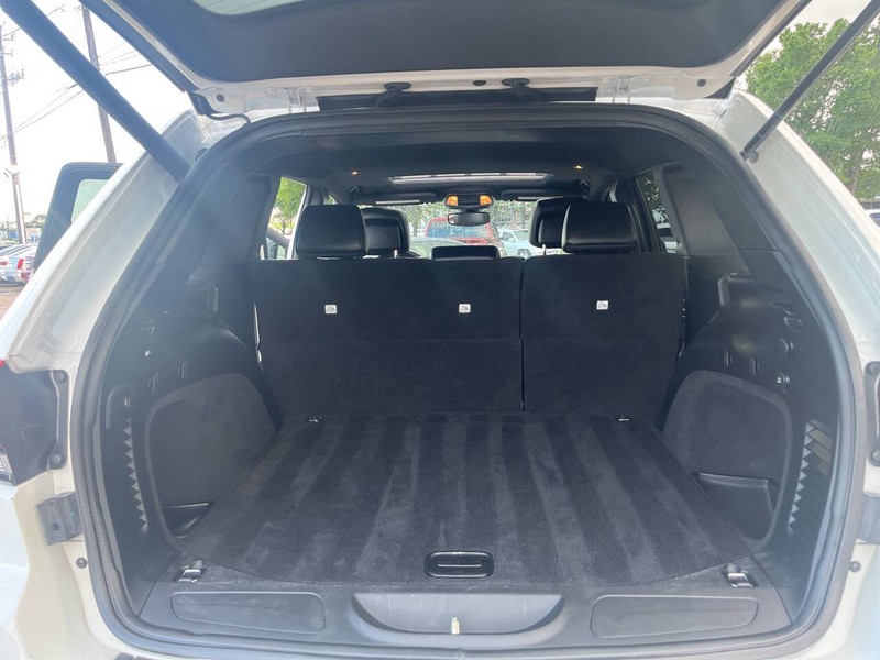 Jeep Grand Cherokee Vehicle Image 19