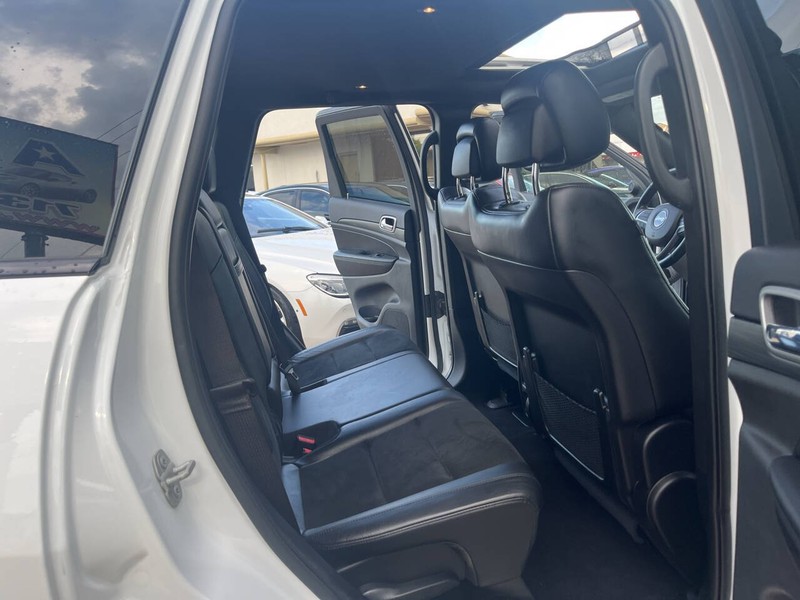 Jeep Grand Cherokee Vehicle Image 20