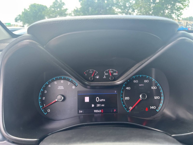 Chevrolet Colorado Vehicle Image 09