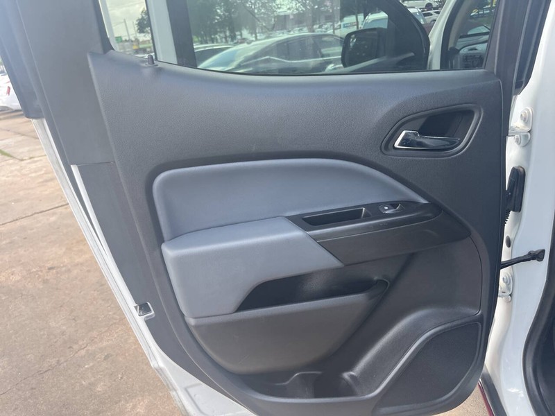 Chevrolet Colorado Vehicle Image 13