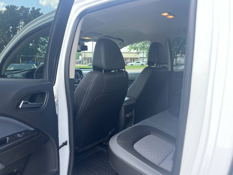 Chevrolet Colorado Vehicle Image 14
