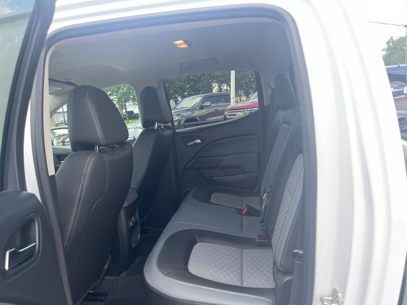 Chevrolet Colorado Vehicle Image 15