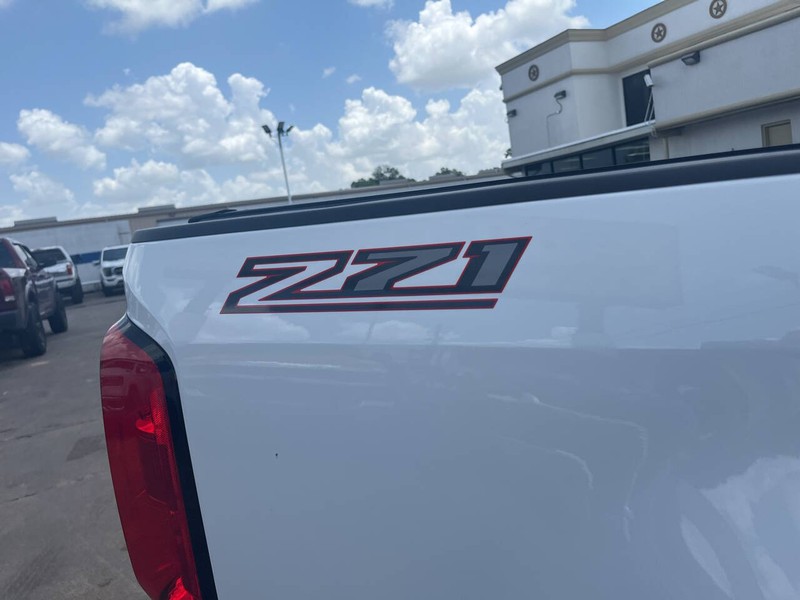 Chevrolet Colorado Vehicle Image 19