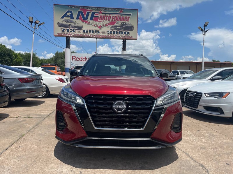 Nissan Kicks Vehicle Image 02