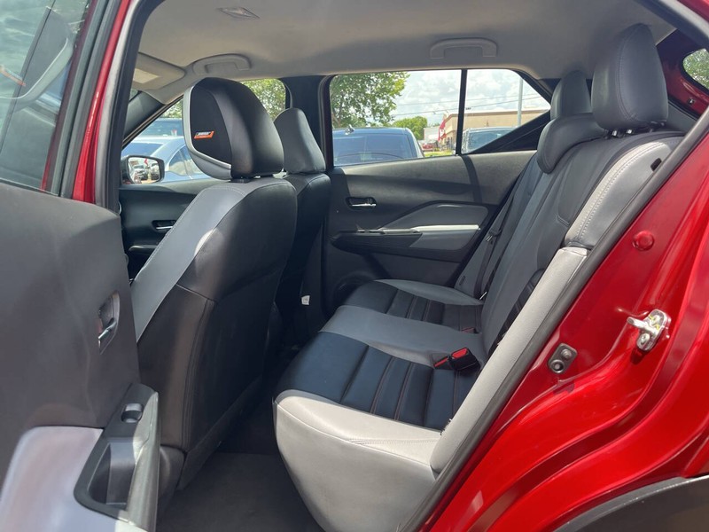 Nissan Kicks Vehicle Image 08