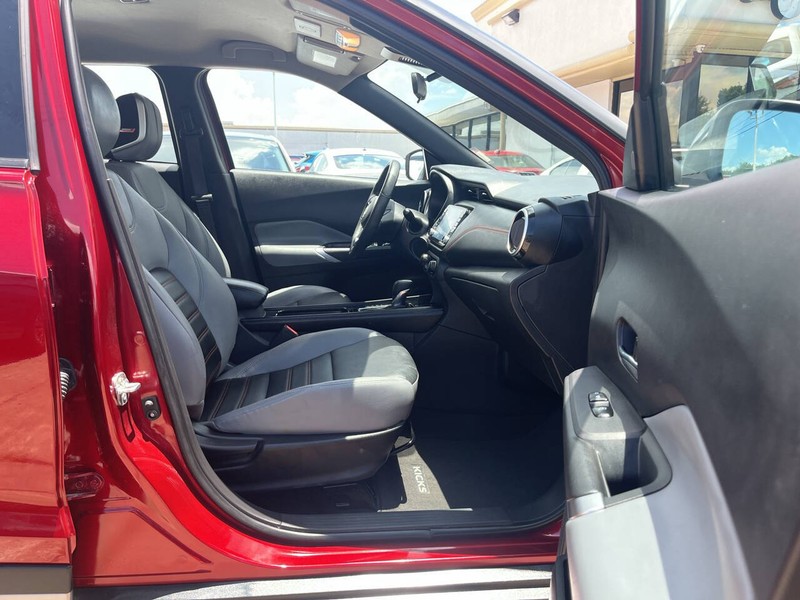 Nissan Kicks Vehicle Image 11