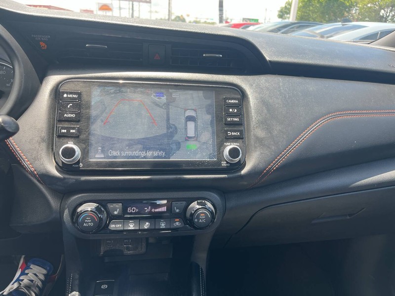 Nissan Kicks Vehicle Image 12