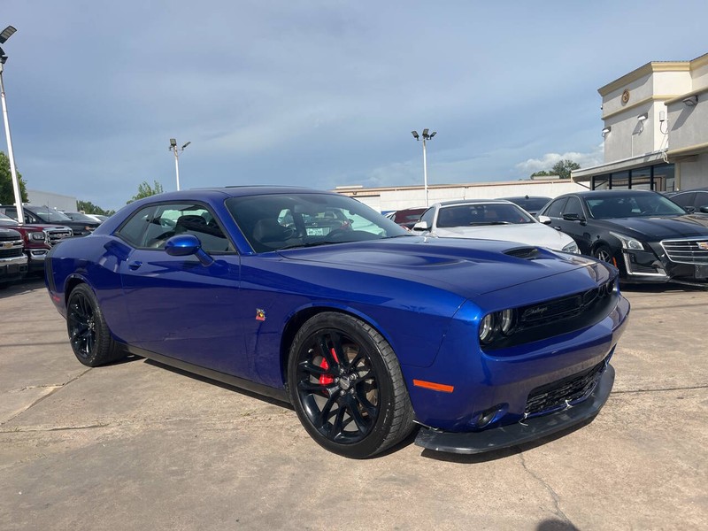 Dodge Challenger Vehicle Image 02