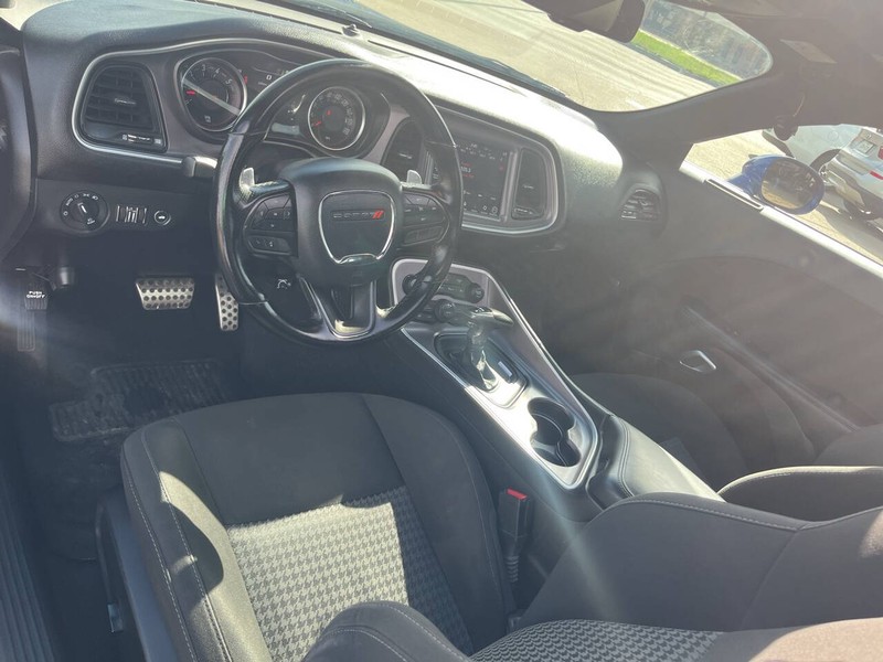 Dodge Challenger Vehicle Image 07