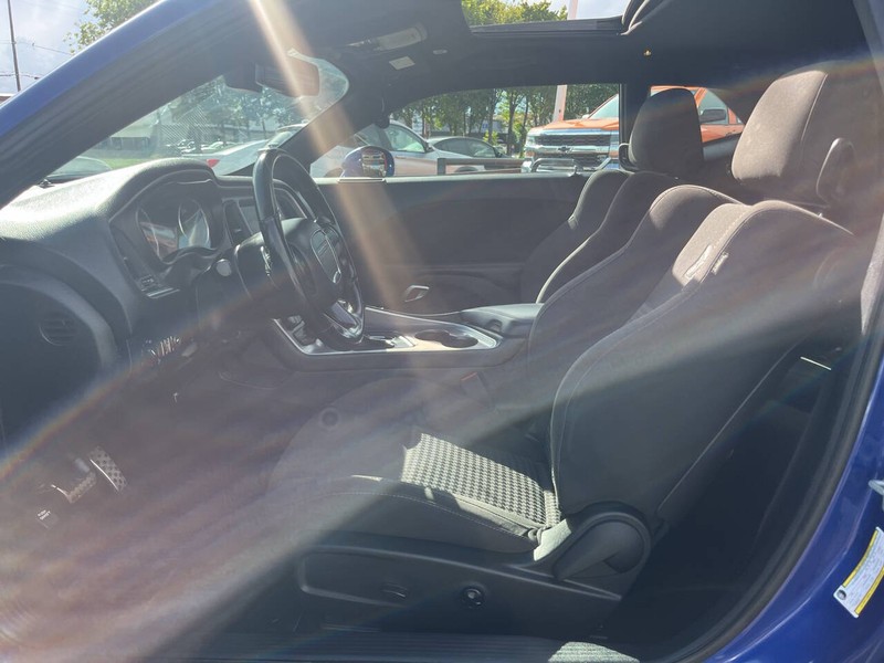 Dodge Challenger Vehicle Image 08