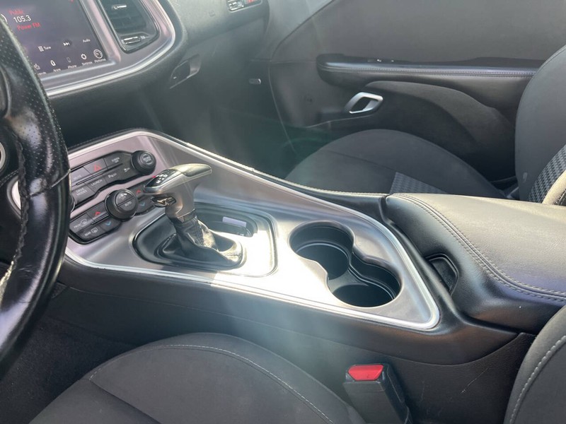 Dodge Challenger Vehicle Image 13