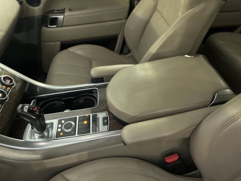 Land Rover Range Rover Sport Vehicle Image 14