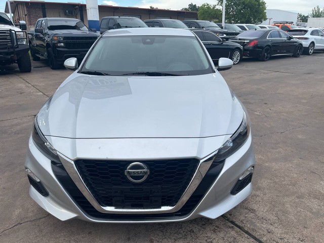 more details - nissan altima