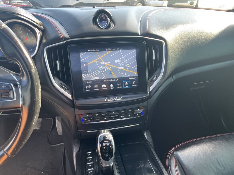 Maserati Ghibli Vehicle Image 10