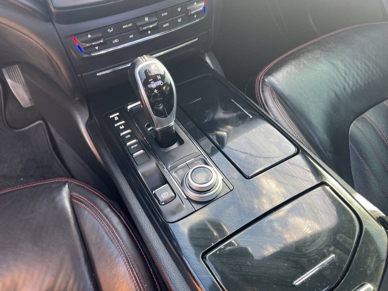 Maserati Ghibli Vehicle Image 11