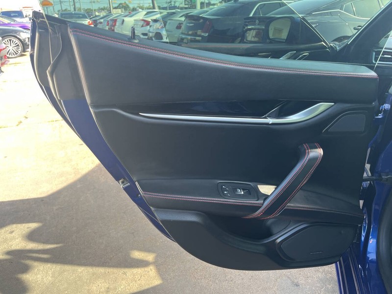 Maserati Ghibli Vehicle Image 13