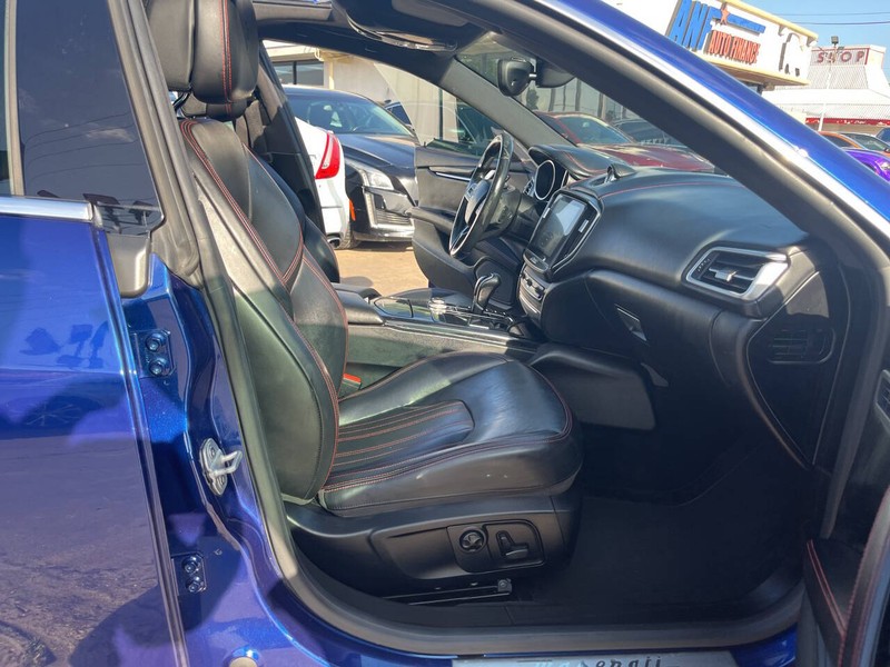 Maserati Ghibli Vehicle Image 19