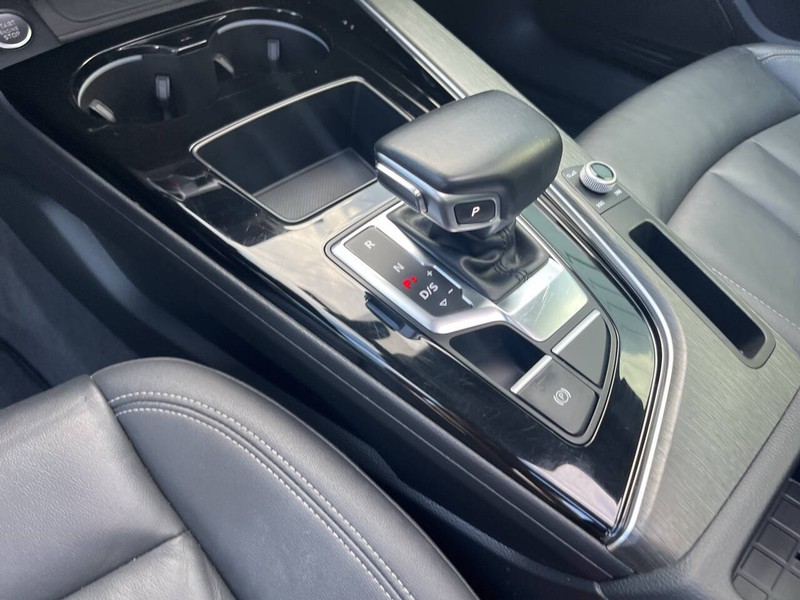 Audi A4 Vehicle Image 15
