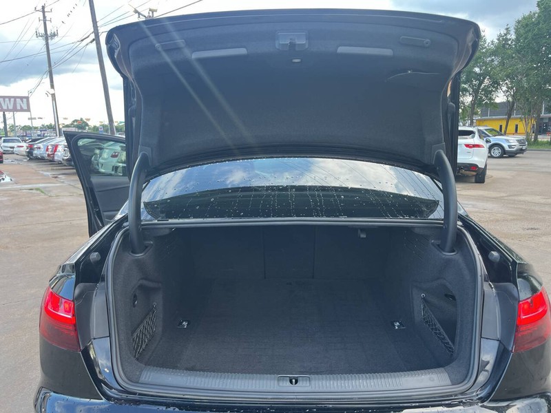 Audi A4 Vehicle Image 19
