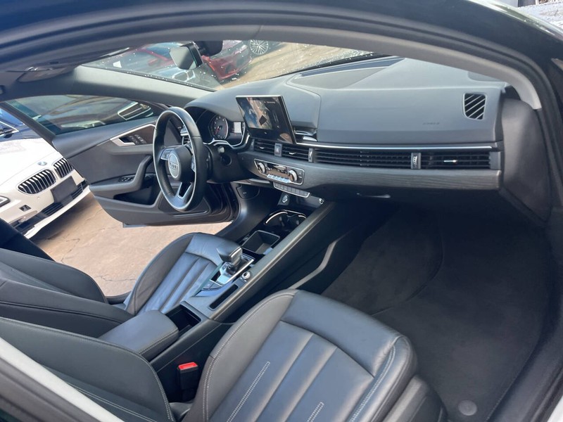 Audi A4 Vehicle Image 22