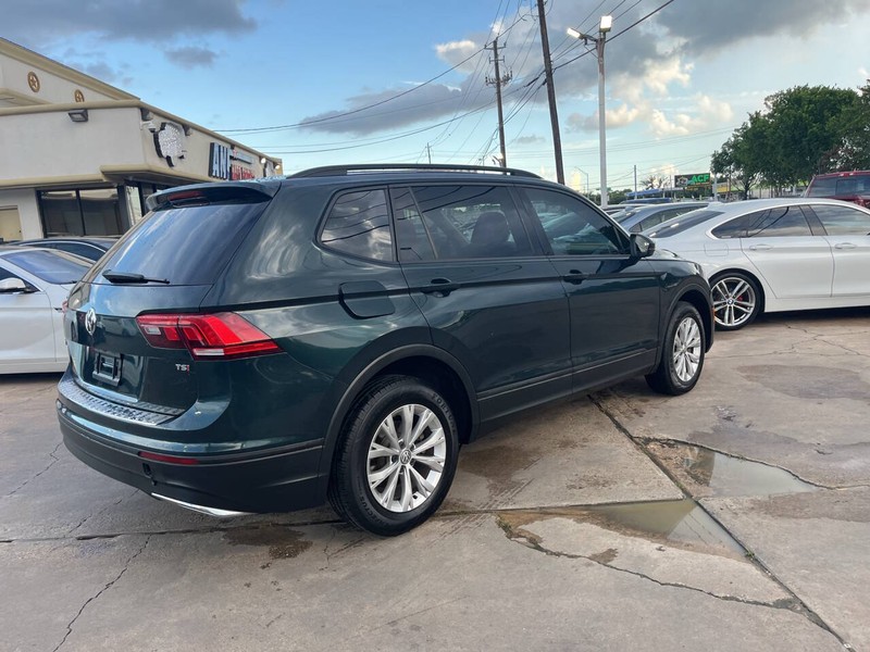 Volkswagen Tiguan Vehicle Image 04