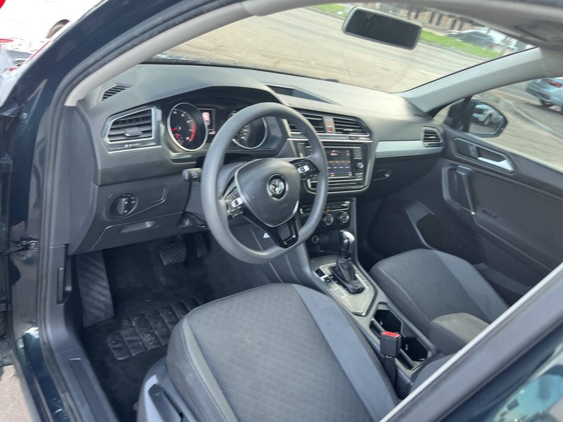 Volkswagen Tiguan Vehicle Image 09