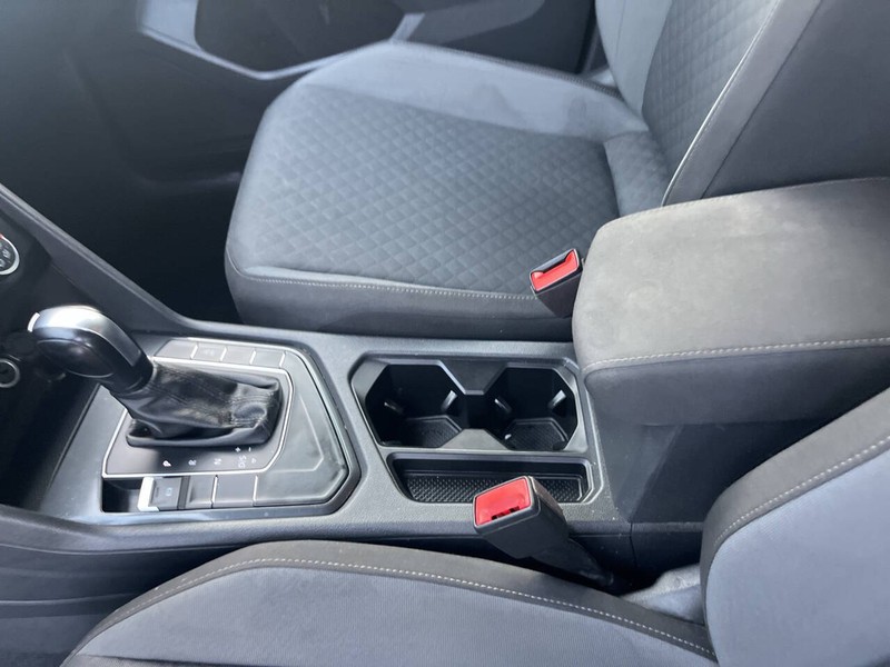 Volkswagen Tiguan Vehicle Image 12