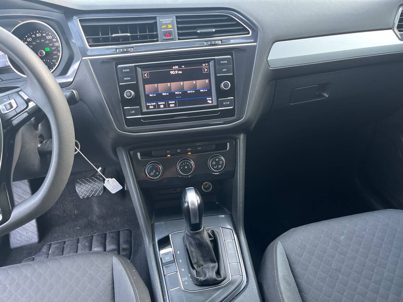 Volkswagen Tiguan Vehicle Image 13