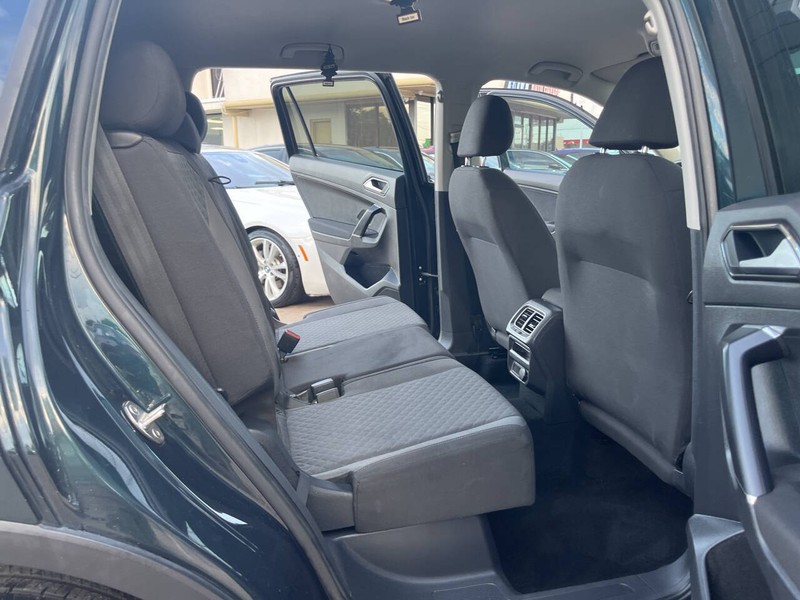 Volkswagen Tiguan Vehicle Image 18