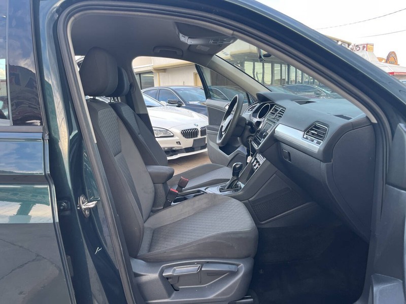 Volkswagen Tiguan Vehicle Image 19