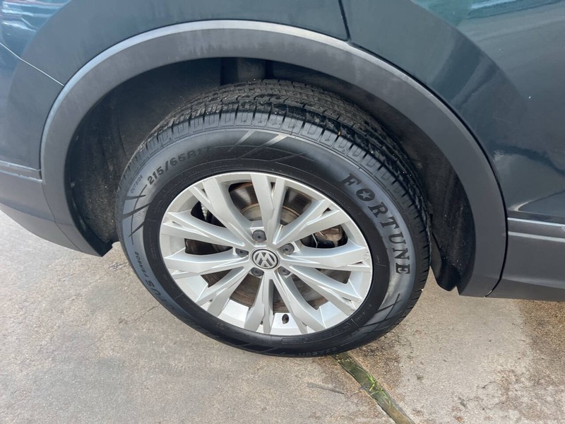 Volkswagen Tiguan Vehicle Image 20