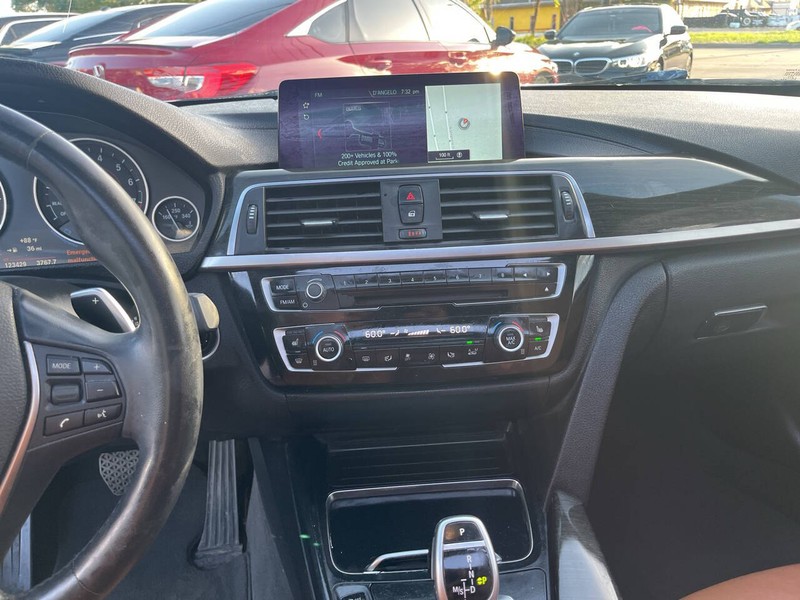 BMW 4 Series Vehicle Image 12
