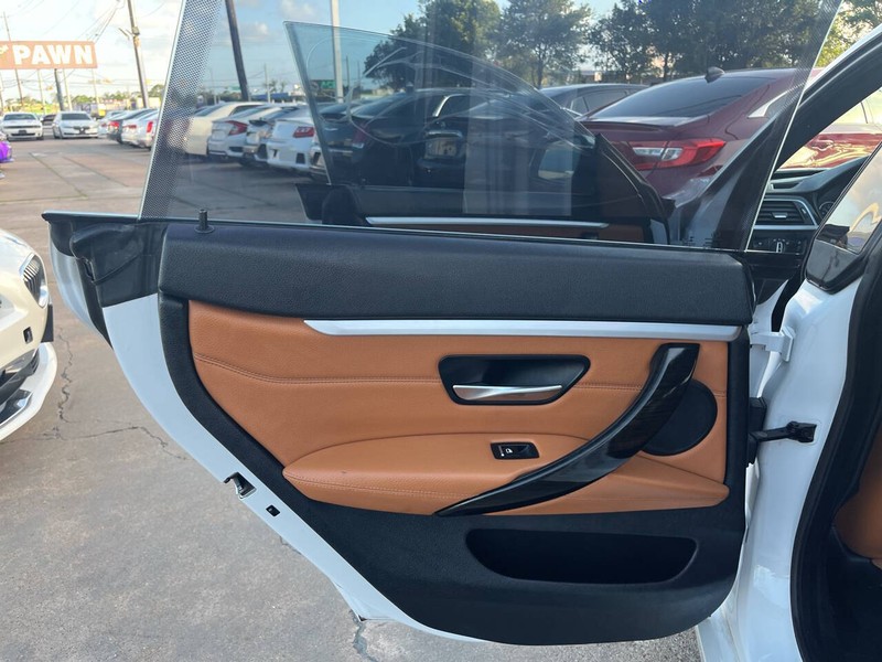 BMW 4 Series Vehicle Image 15
