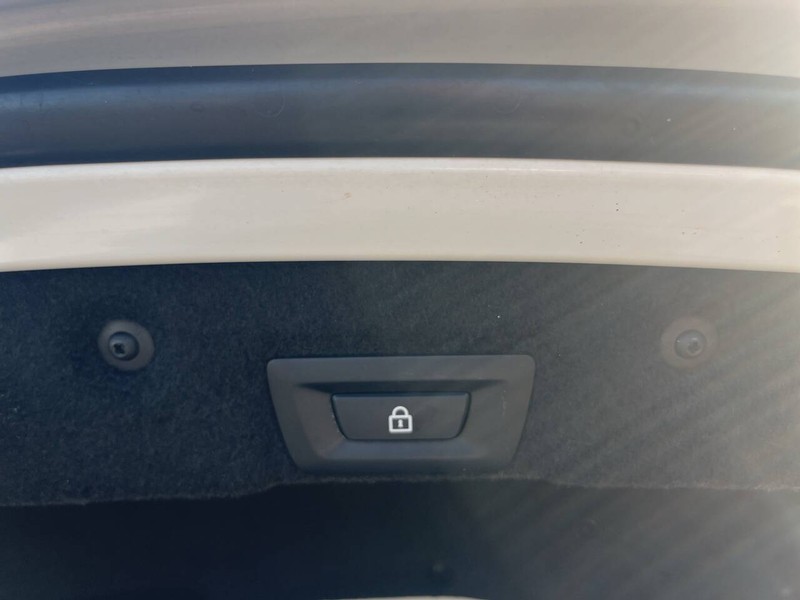 BMW 6 Series Vehicle Image 18