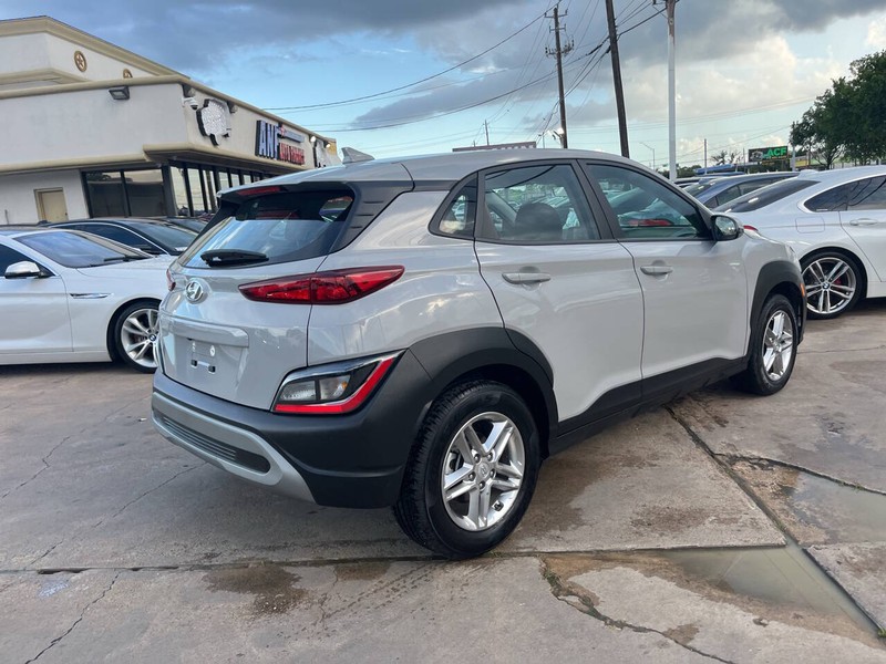 Hyundai Kona Vehicle Image 04