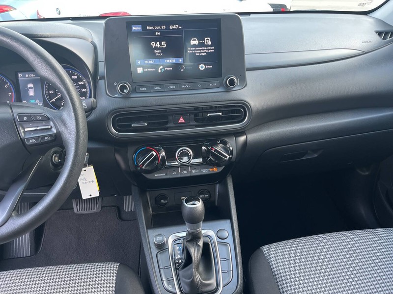 Hyundai Kona Vehicle Image 11