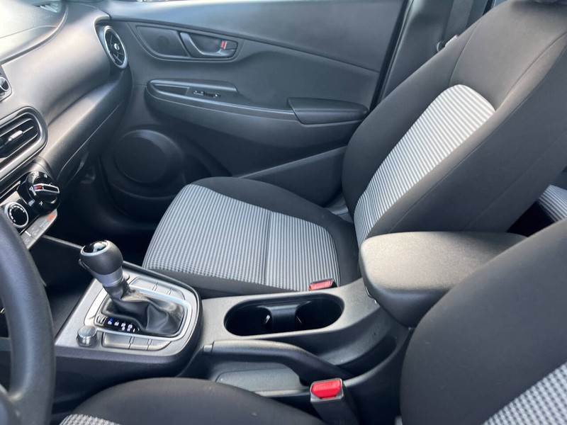 Hyundai Kona Vehicle Image 12