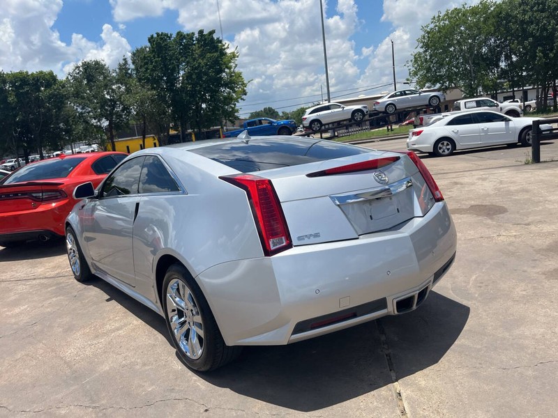 Cadillac CTS Vehicle Image 05