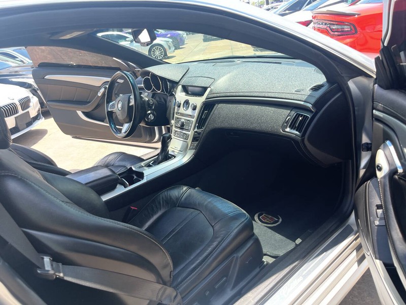 Cadillac CTS Vehicle Image 14