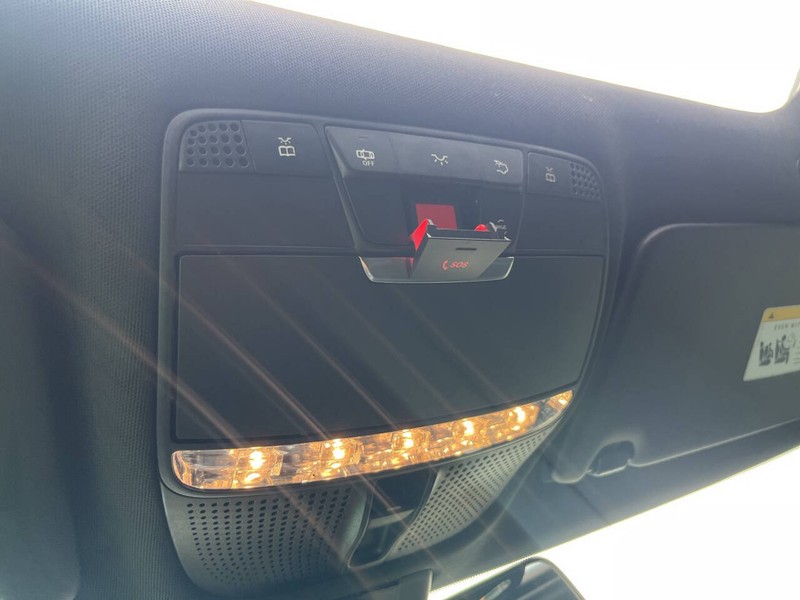 Mercedes-Benz C-Class Vehicle Image 14
