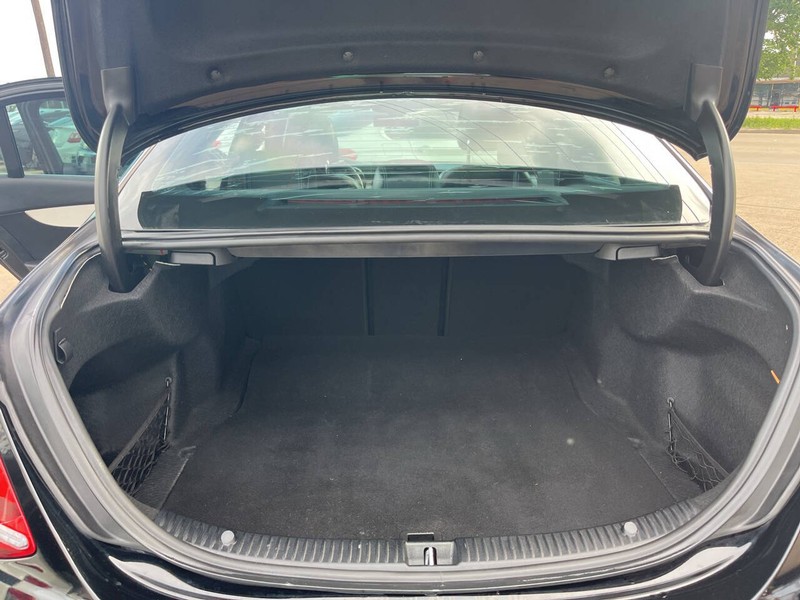Mercedes-Benz C-Class Vehicle Image 18