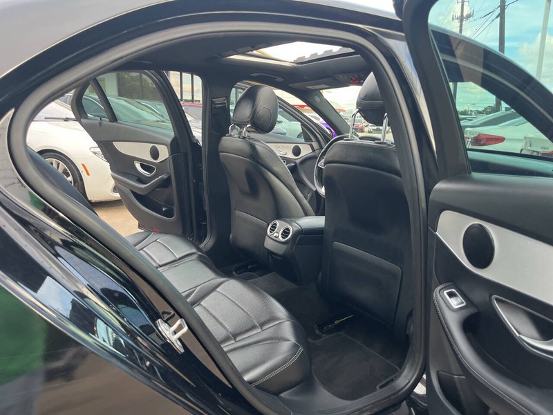 Mercedes-Benz C-Class Vehicle Image 20